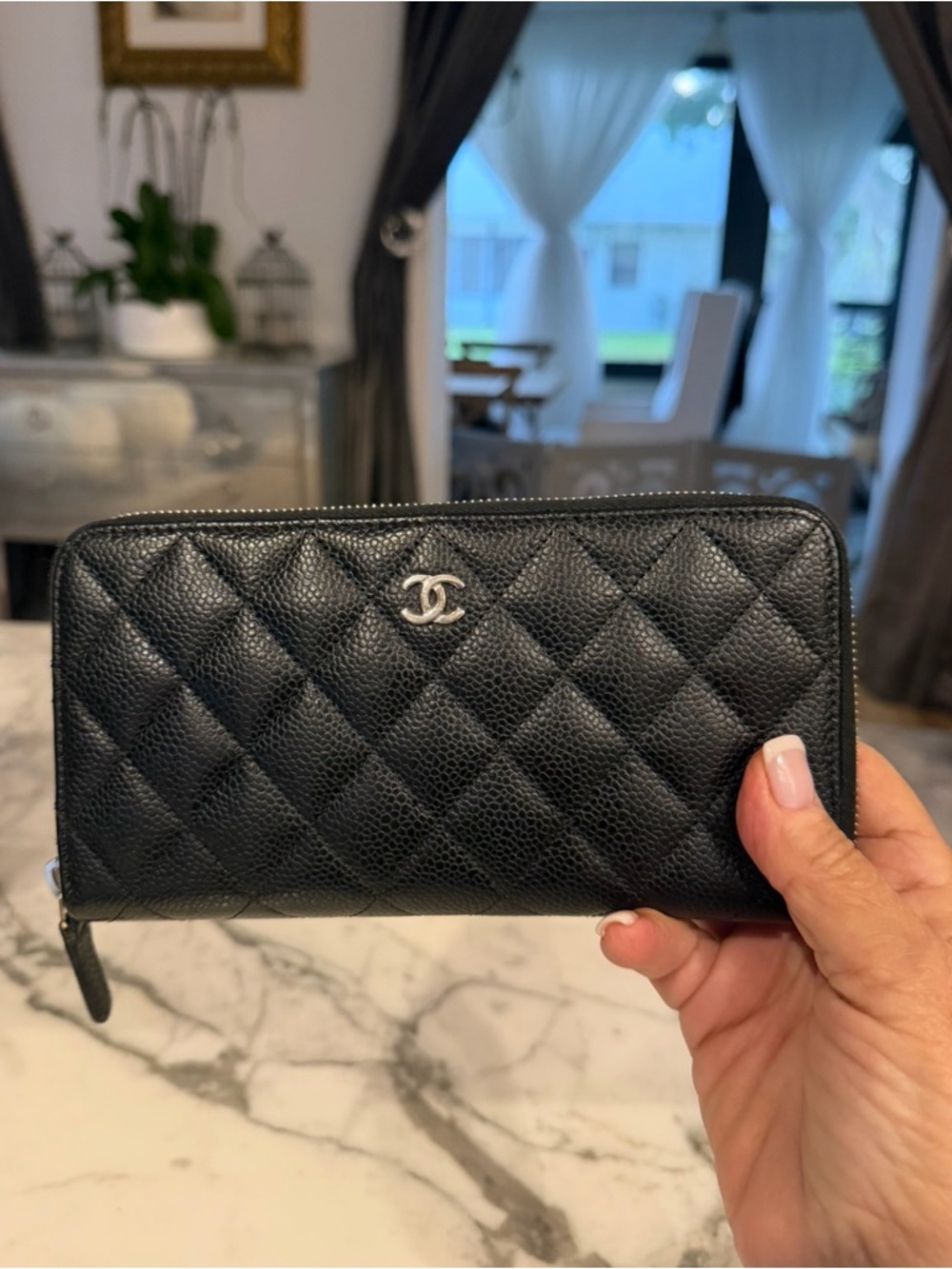 Chanel Black Quilted Leather with  zipper Wallet Vintage Authentic Made in Italy